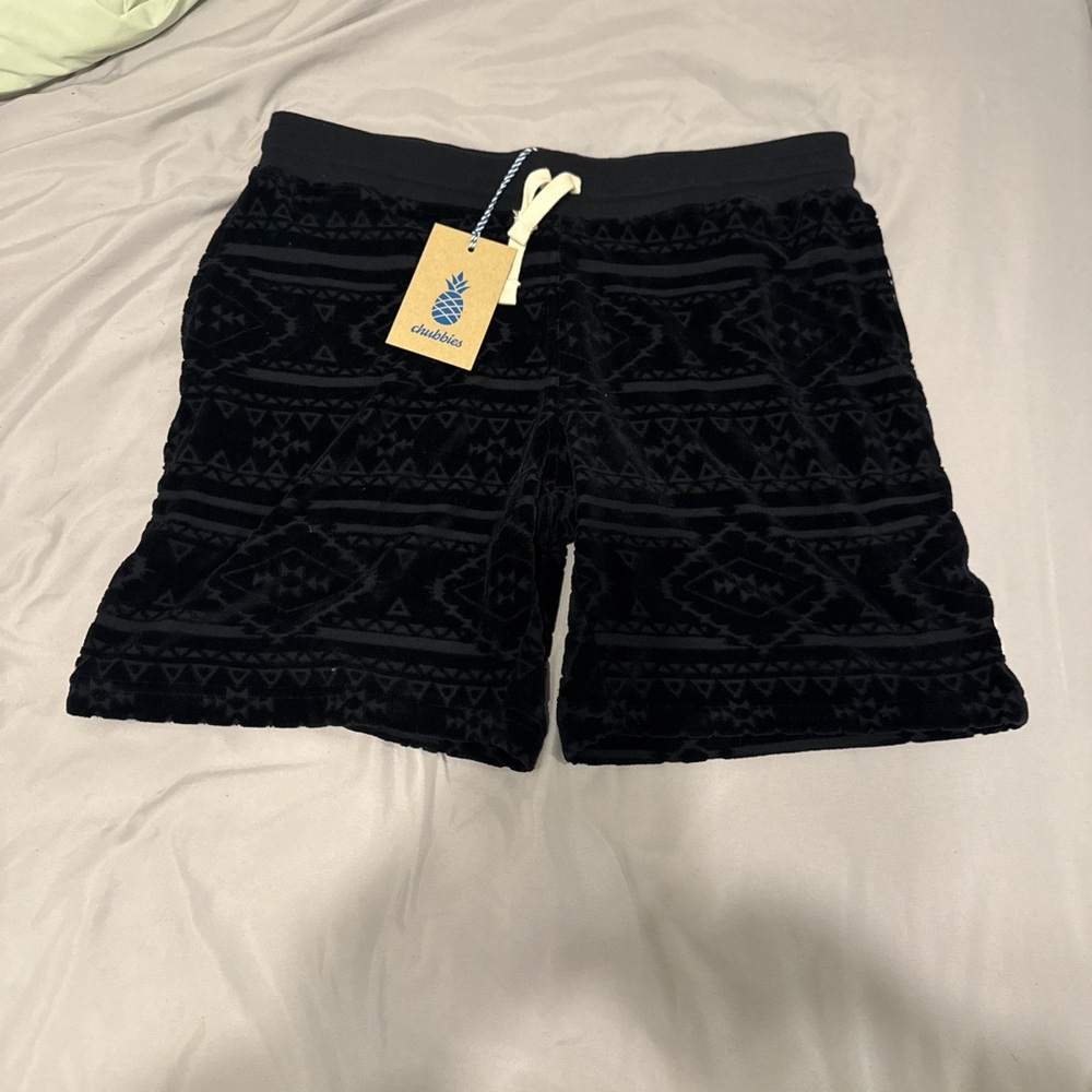 Chubbies Dark Patterned Shorts NWT - image 1